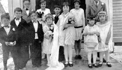 C185- Gordon Bennett at a Tom Thumb Wedding